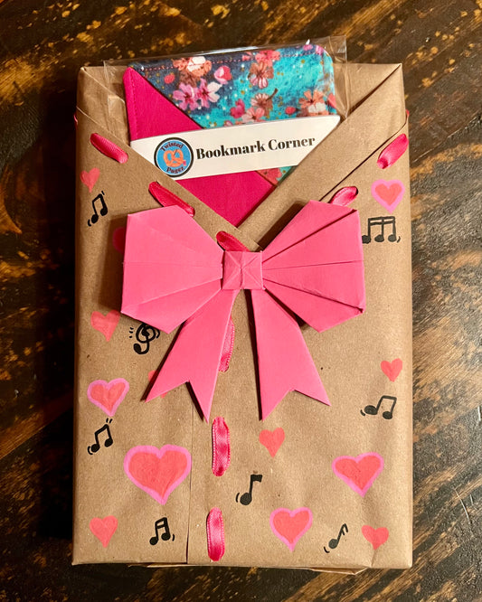 Blind Date With a Book - Contemporary Romance & Musical Love Story + Bookmark Corner